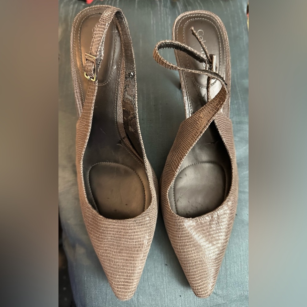 Calvin Klein Grey textured leatherSize 8.5 heels.  3in heels